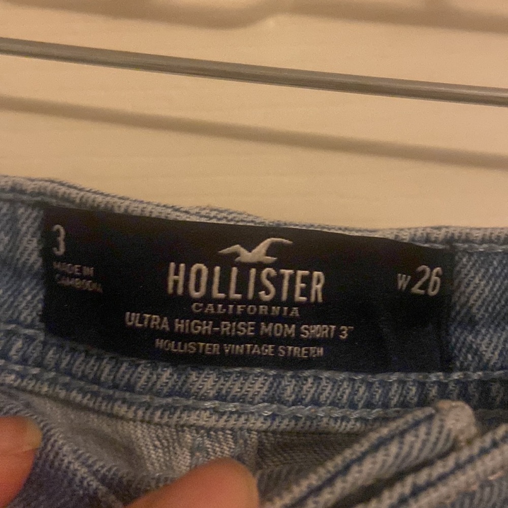 Hollister Ultra High Rise Mom Shorts - Picture 5 of 7
